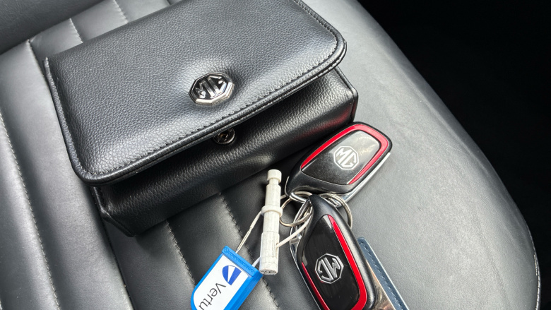MG HS 1.5 T-GDI Trophy 5dr DCT Petrol Hatchback